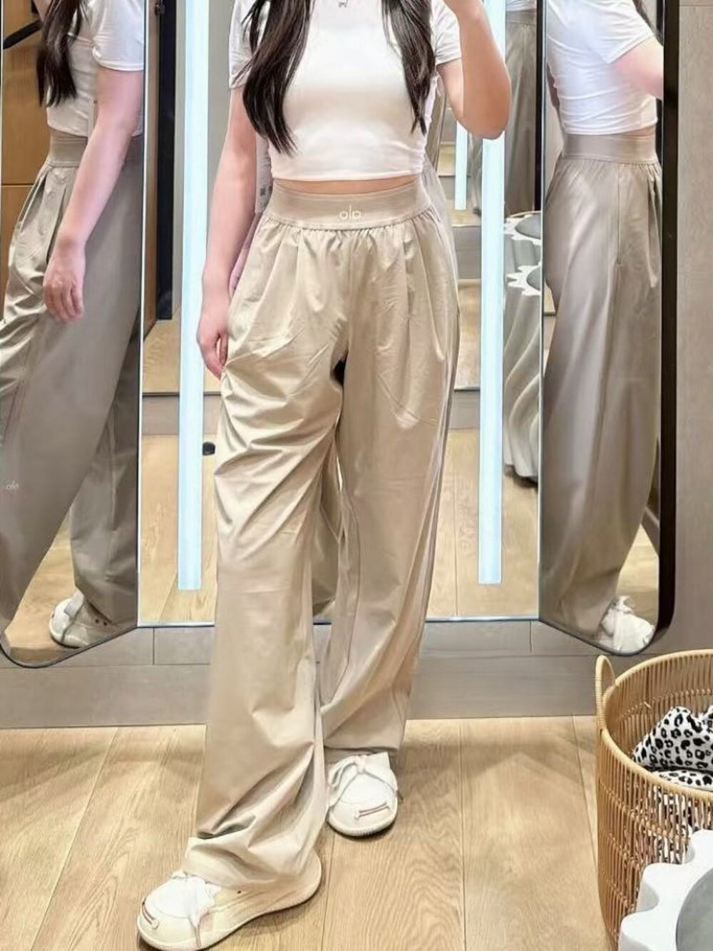 🖤Alo Yoga Suit Up Trouser Gravel (Regular)30" Inseam Loose Straight Leg - Picture 1 of 8